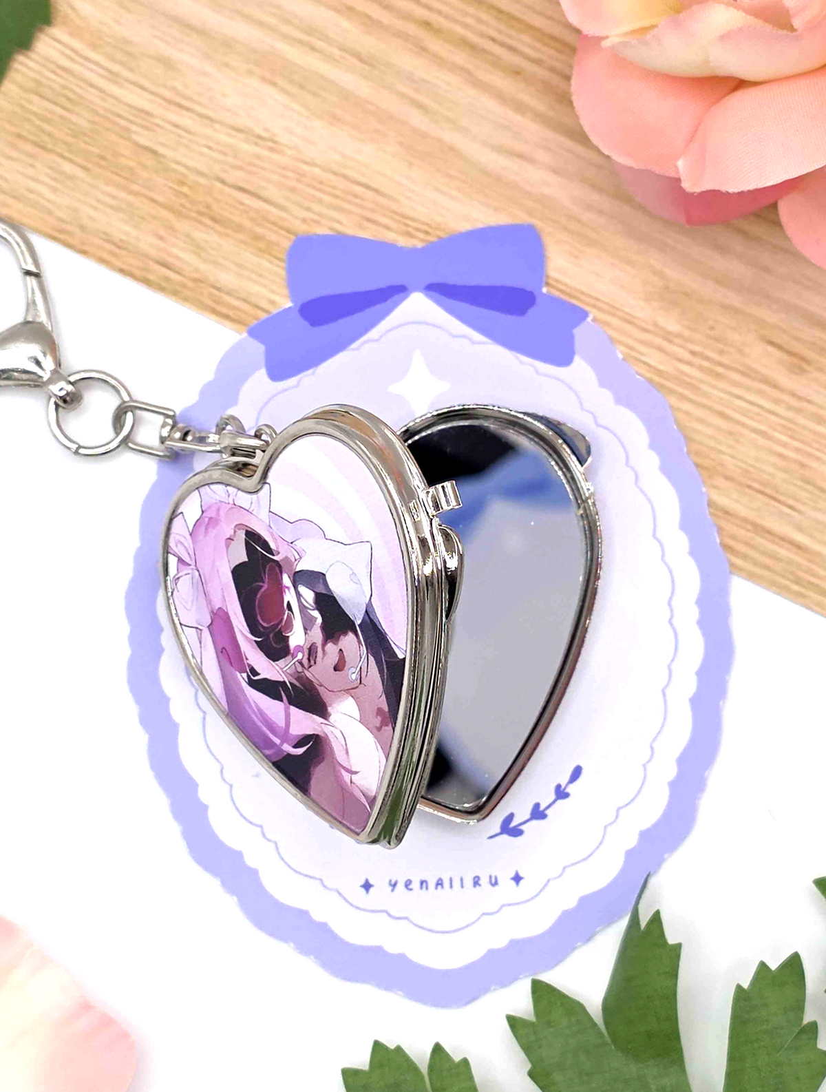 Alien Stage Mirror Keychain
