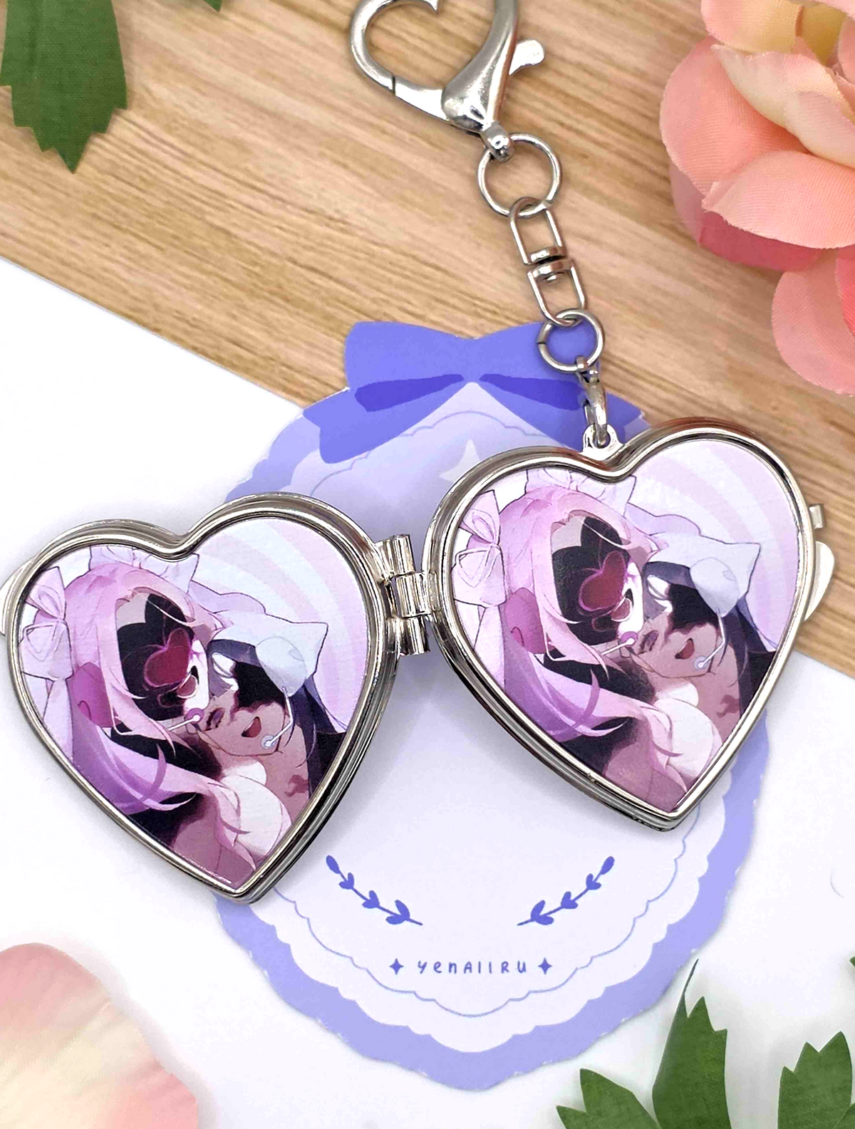 Alien Stage Mirror Keychain