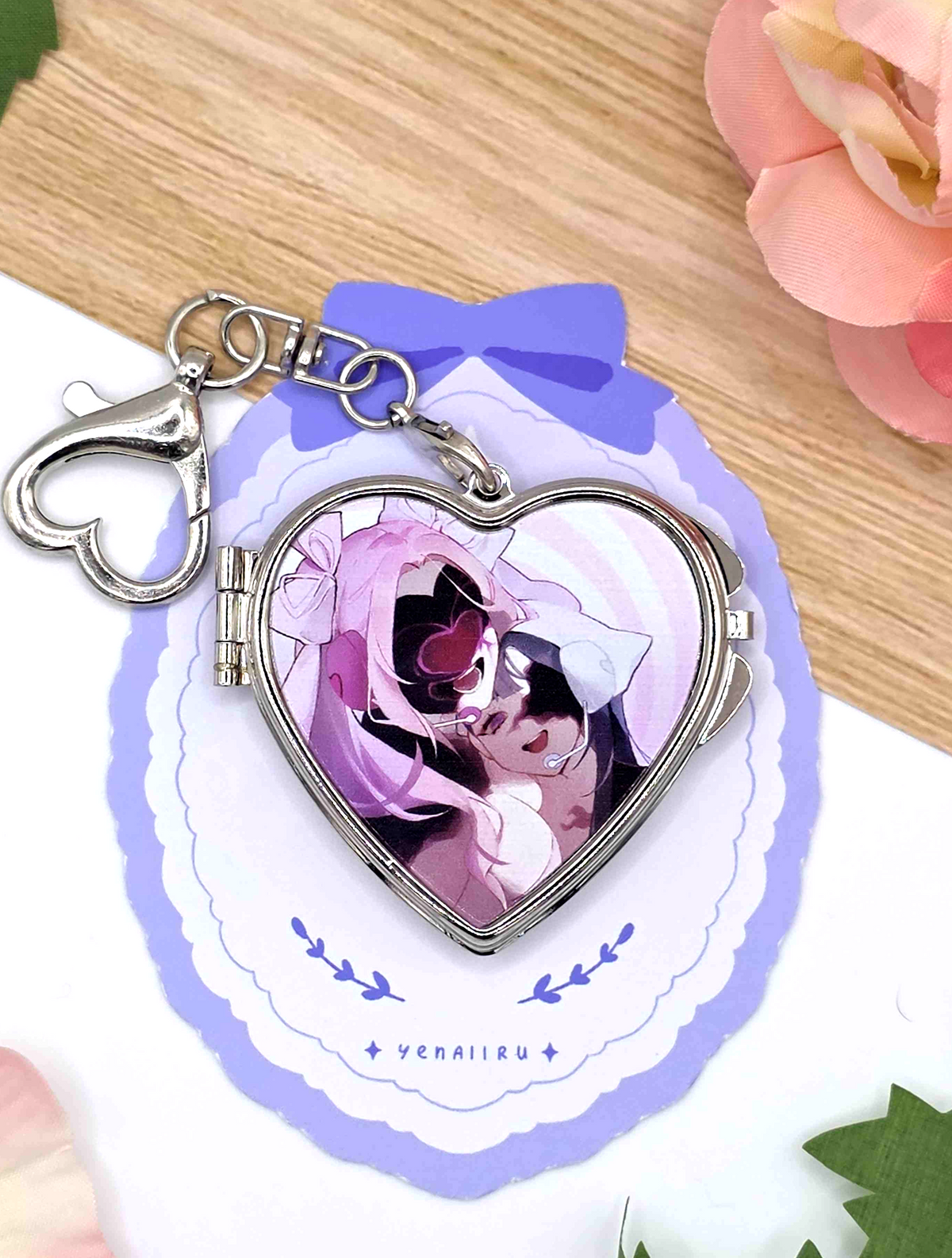 Alien Stage Mirror Keychain